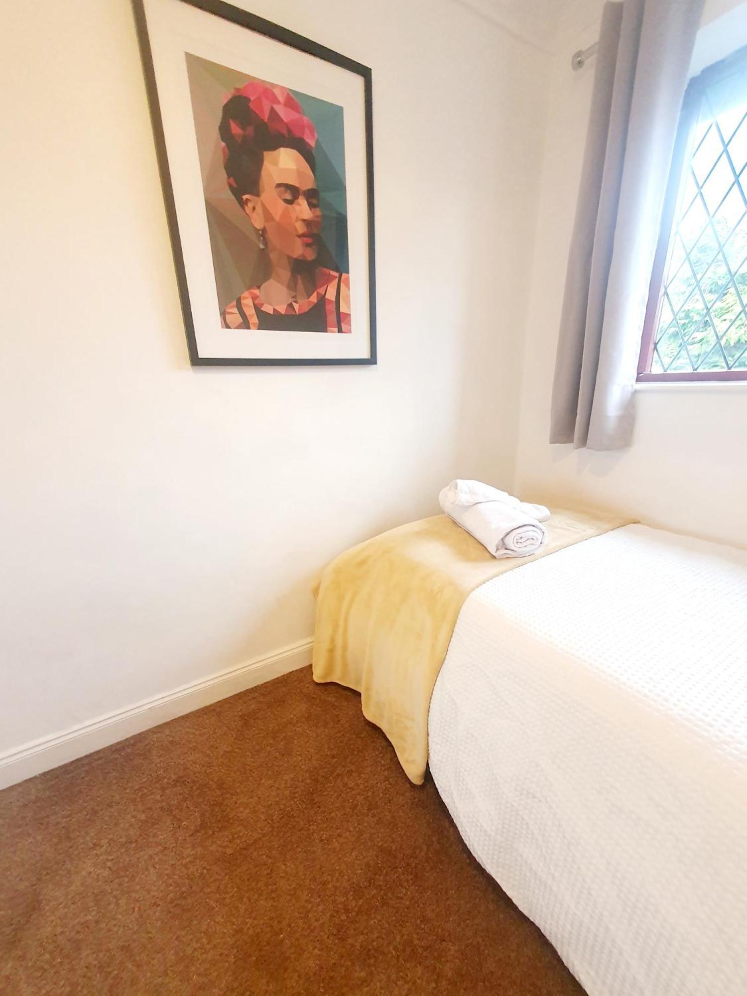 The Chorlton Retreat - Double Bedroom, Free Parking Манчестер Экстерьер фото